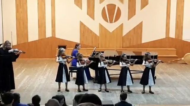 Ансамбль скрипачей Солнышки, Гамма джаз, Е Медведовский смотреть онлайн