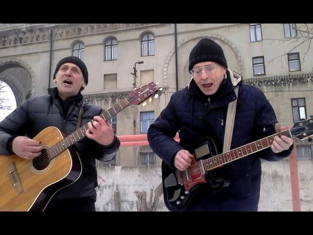 АРОМАТ ЛЮБВИ (авторская песня на гитаре) (в описании) смотреть онлайн