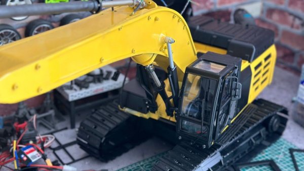Экскаватор cat349e cat349e rc excavator установка гидроцилиндров, покраска, 3d экскаватор cat349 r