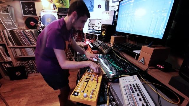 LIVE ACID HOUSE ___ смотреть онлайн