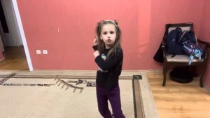 Сигма свинка сигма крипер шли по полю