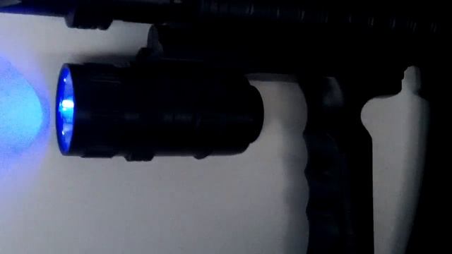 Airsoft Grip with Flashlight смотреть онлайн