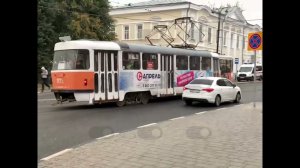 Гляжу, поднимается медленно в гору трамвай с пробуксовкой по улице Ленина