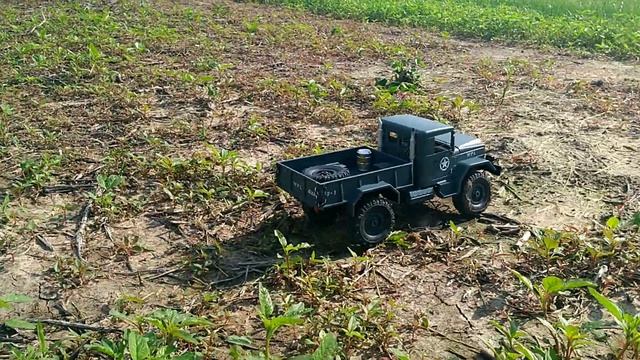 wpl b-14k military truck 4x4 (kit) crawl through rough terrain showing capabilities смотреть онлайн