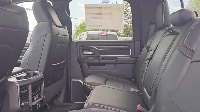 2023 Ram 2500 Laramie, Granite, Night Edition смотреть онлайн