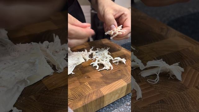 Старые рецепты в новом исполнении/ Жульен с курицей и грибами смотреть онлайн