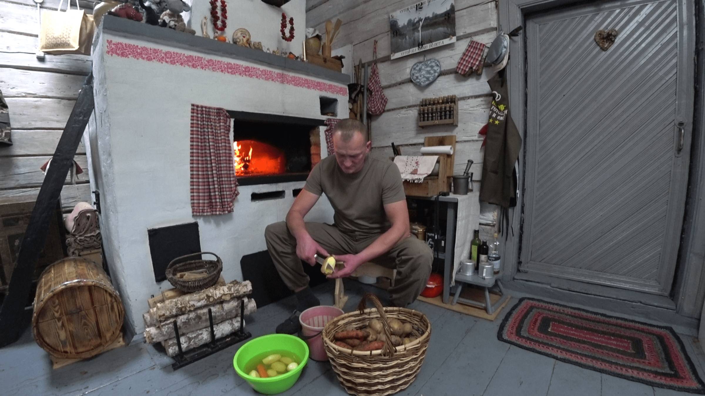 ЖИЗНЬ ОДНОГО ПАРНЯ в ГЛУХОЙ ВЫМИРАЮЩЕЙ ДЕРЕВНЕ в ЛЕСУ. НАЦИОНАЛЬНОЕ БЛЮДО в ПЕЧИ. №327 смотреть онлайн