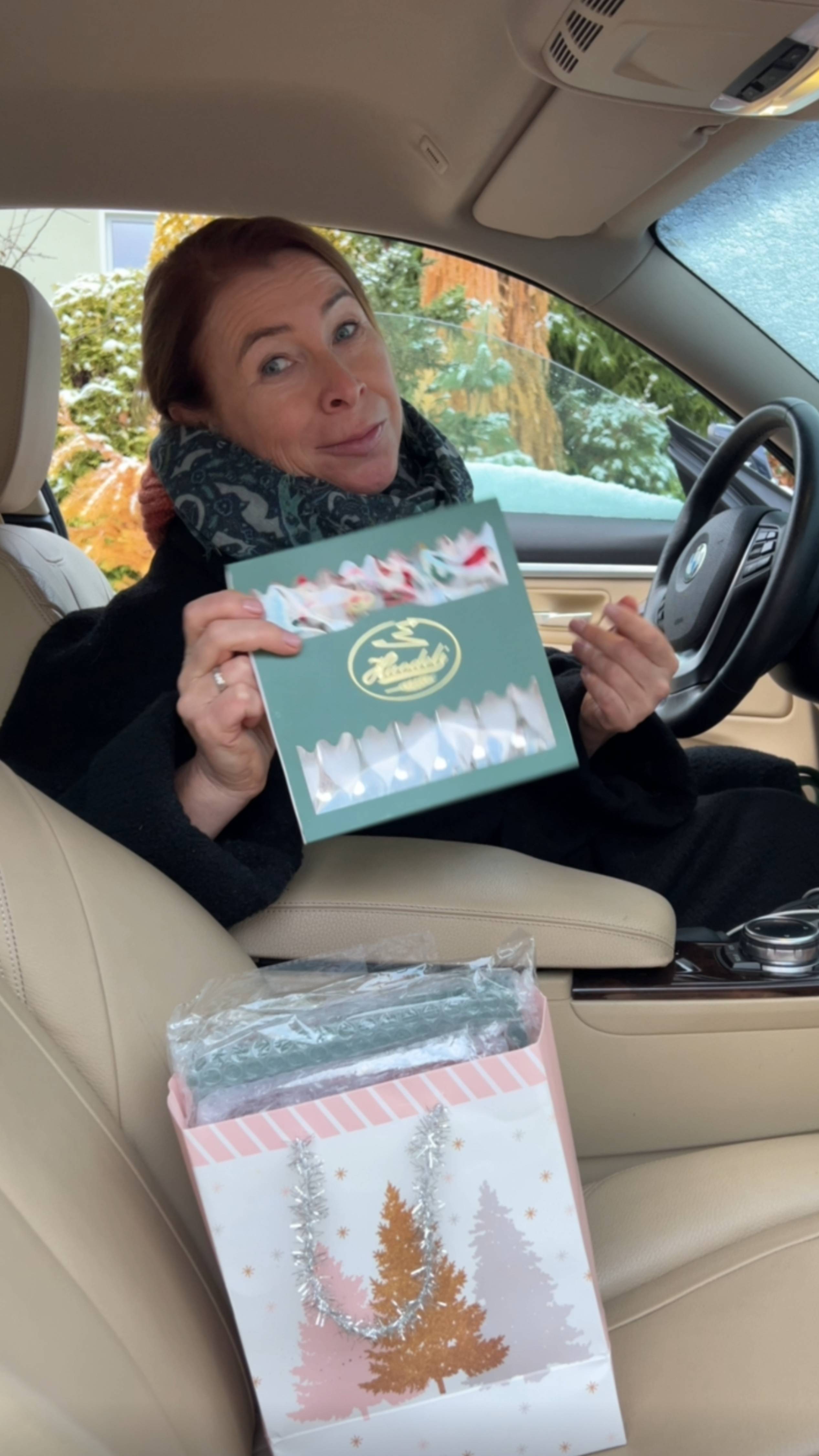 Подари праздничное настроение себе, своим родным и друзьям. смотреть онлайн