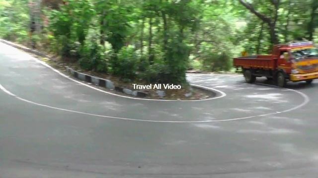 TN Govt Bus EICHER Tempo and Car Turning on 3rd Hairpin bend road Ooty Hills Nilgiris Dist. смотреть онлайн