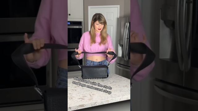 Unboxing of the Ricco bag from Alexander Wang 🖤 #alexanderwangpartner #justashleyathome смотреть онлайн