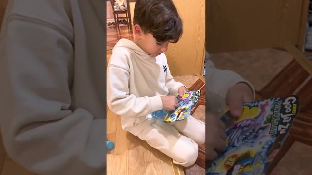 @GooJitZuFan распаковка Dino x ray . Tayro . Тайро смотреть онлайн