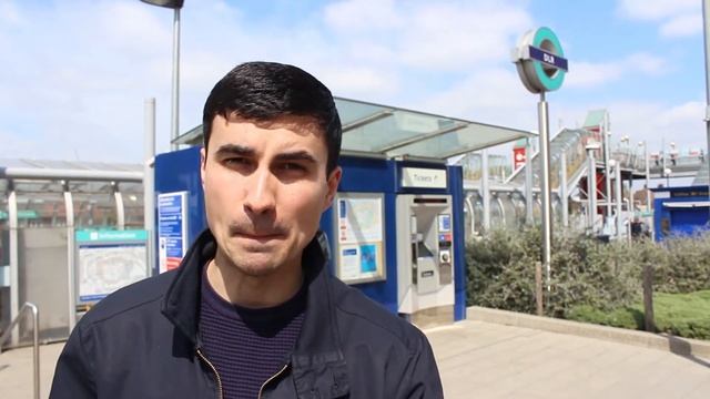 How to Buy an Oyster Card - 3 Simple Ways | Travelling in London смотреть онлайн