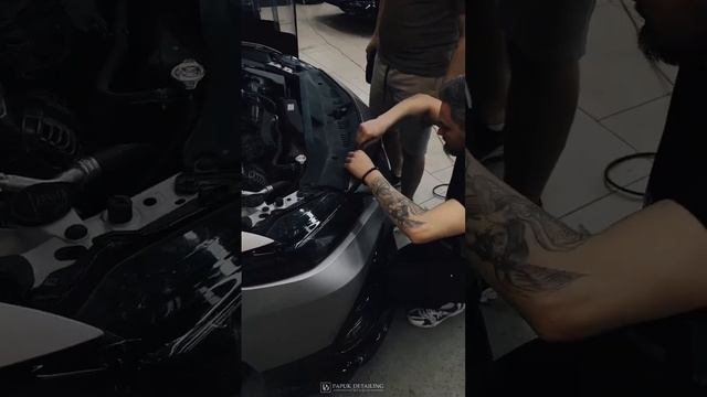 Спортивная полоса на капот #toyotacamry #оклейка_полиуретановой_пленкой #детейлинг_москва смотреть онлайн