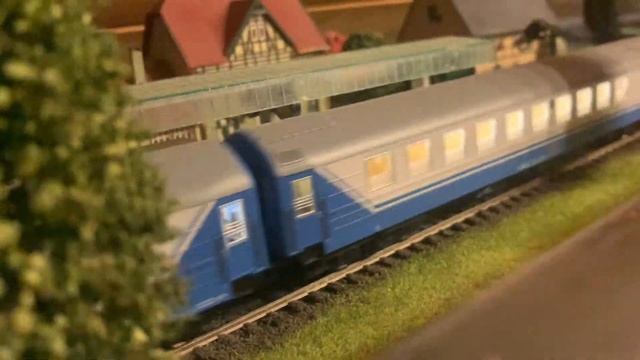 КЛГ ЖД М62/BR120 с поездом дальнего следования Калининград- Берлин едет по моему макету. смотреть онлайн