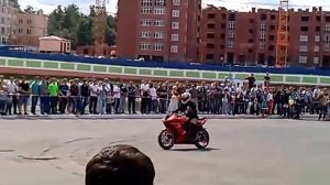 Stunt Yamaha YZF-R6 (Speed&Style 2015)