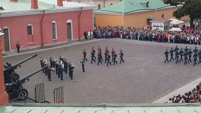 Питер -2016. Развод караула в Петропавловской крепости смотреть онлайн