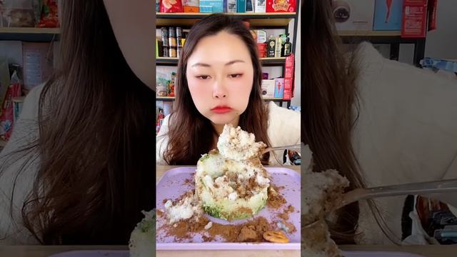 Shaved Ice Eating