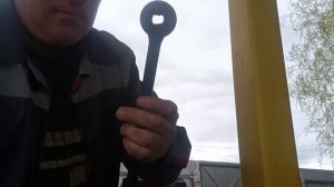 Замена сайлентблоков реактивных тяг шевроле нива.