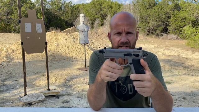 LTT Beretta 92 vs CZ 75 P01 Omega, long term review/comparison of both смотреть онлайн