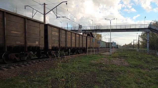 Красивое сочетание приветливого зелёного "Дончака" и майского заката смотреть онлайн