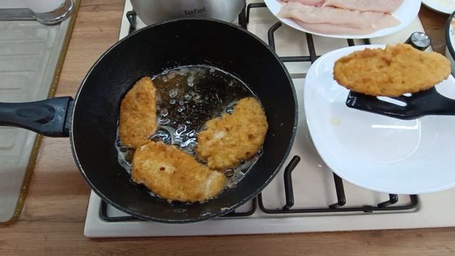 Куриный Шницель и Картошка в Духовке. Быстрый ужин.🍟🍗🥒 смотреть онлайн