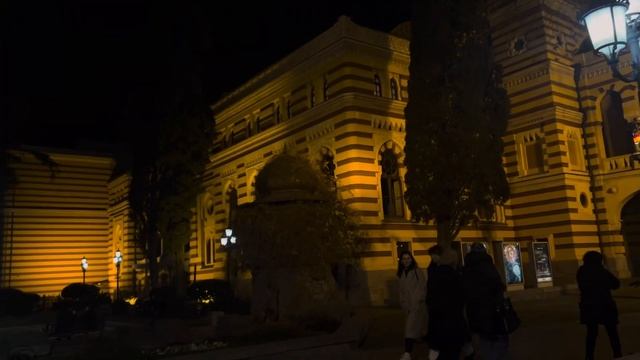 Christmas night in Tbilisi, Georgia 🇬🇪 last night of lightning in 2024 ( Rustaveli street) смотреть онлайн