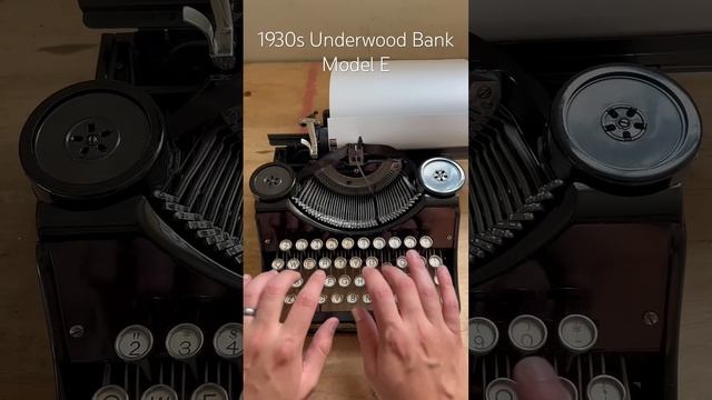 Пишущая машинка Underwood Bank Model E 1930-х годов смотреть онлайн
