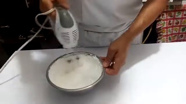 ELABORACION DE MERENGUE FRANCES, SUIZO E ITALIANO смотреть онлайн