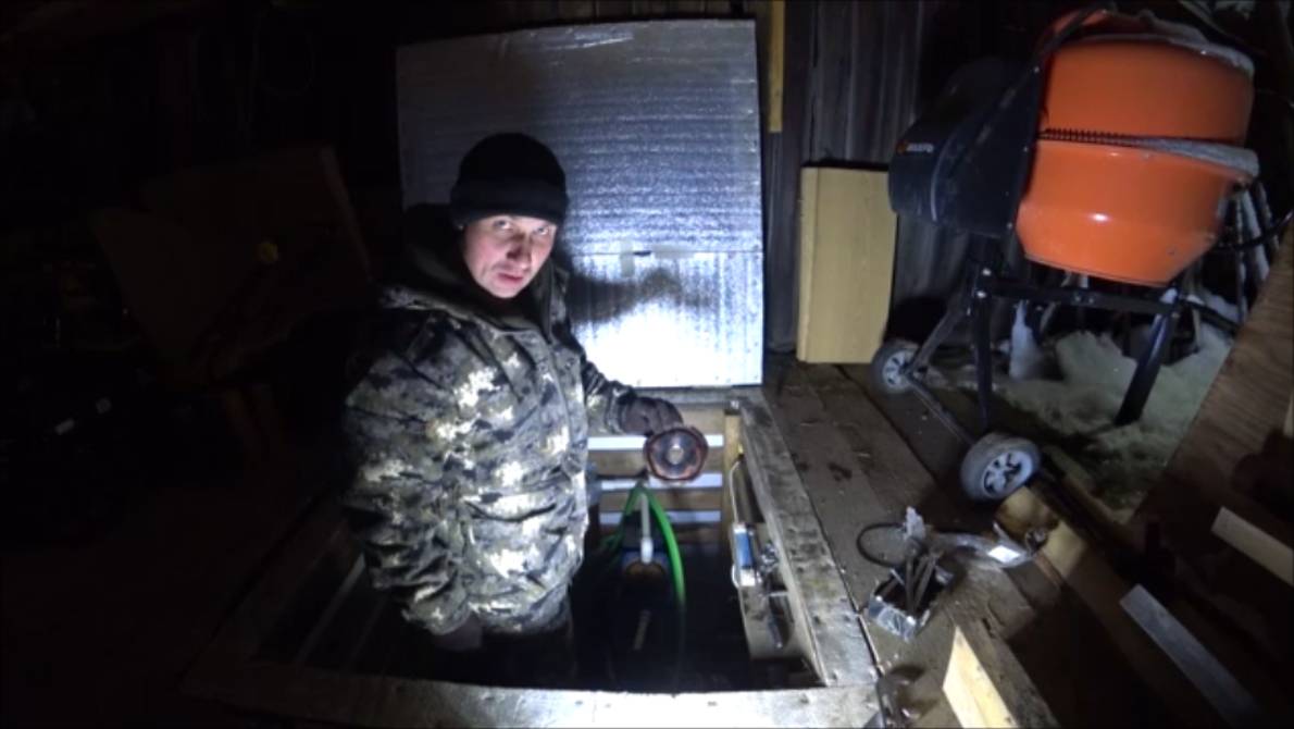 Насосная станция сдохла . моюсь в купели смотреть онлайн