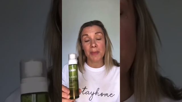 Emma from The Beauty Spa Warlingham shows you how to use the Elemis Kefir-Tea Mist смотреть онлайн
