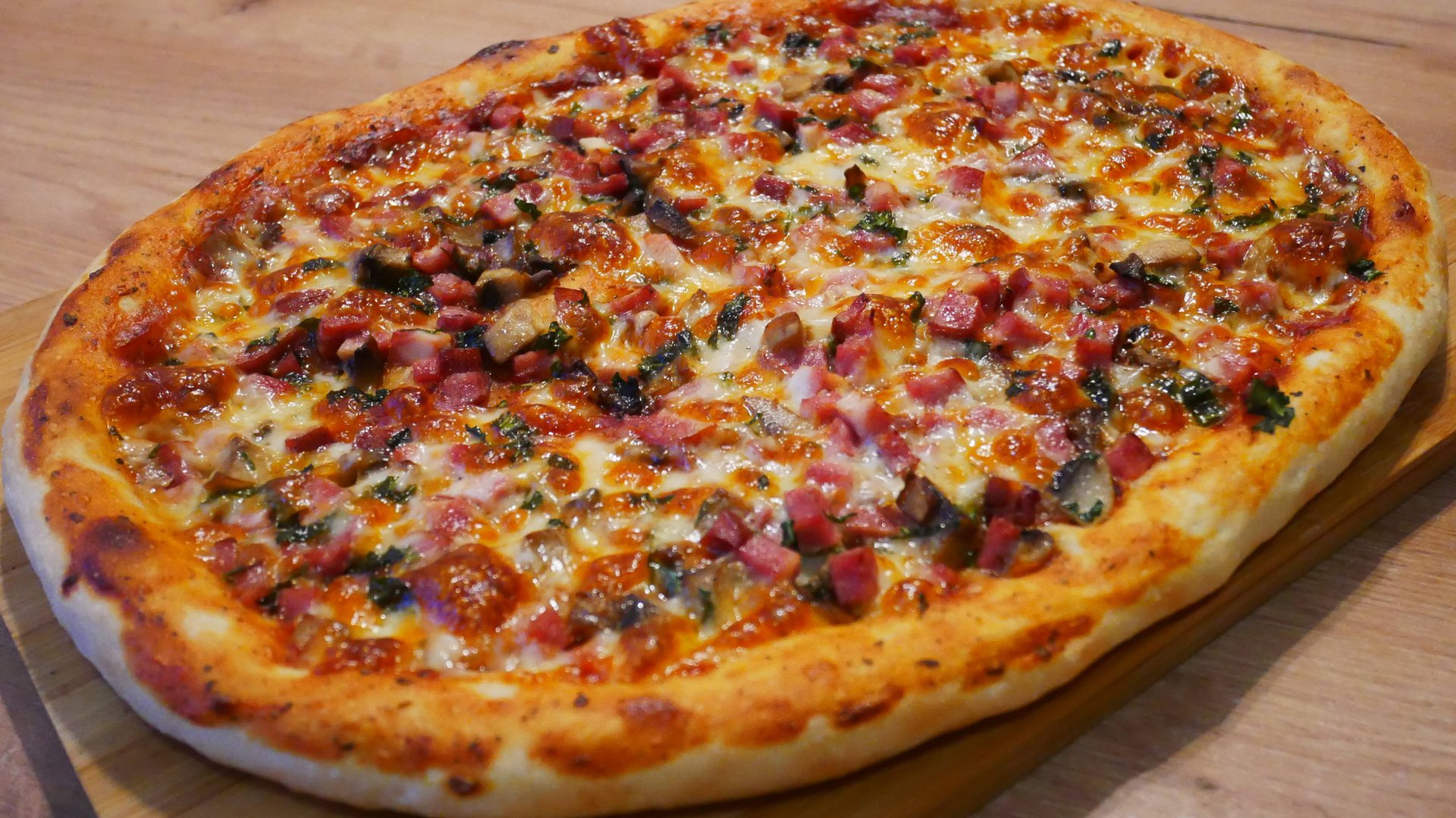 Пицца с колбасой, моцареллой и грибами ПИЦЦА АССОРТИ Тесто на воде смотреть онлайн