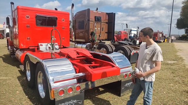 Ashton Lewis's 1980 GMC General смотреть онлайн