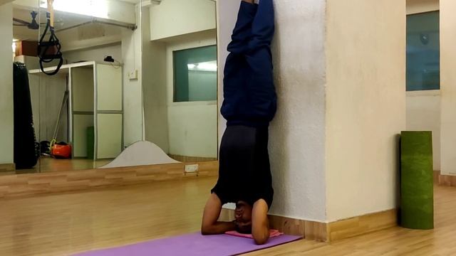 How to do Sirsasana with Wall Support | Headstand for Beginners | शीर्षासन смотреть онлайн