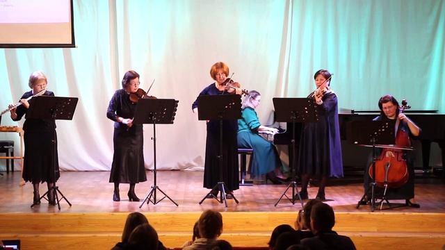 13 А. Гоноболин «Феерия новогодней ночи», Инструментальный ансамбль «Менуэт» смотреть онлайн