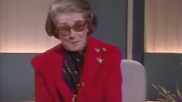 Pauline Trigere, 1984 смотреть онлайн