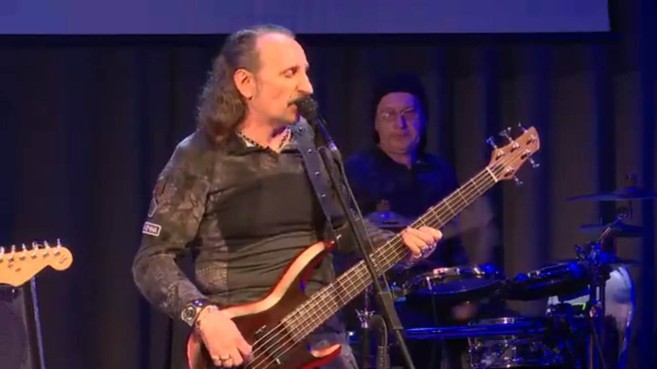 В Реутове прошёл благотворительный концерт в рамках проекта «Доброе дело» 10.12.2024 смотреть онлайн