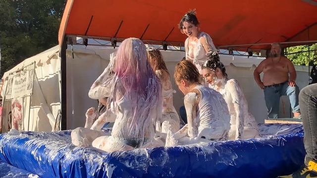 HogRockTober 2022 | Shaving Cream Wrestling смотреть онлайн