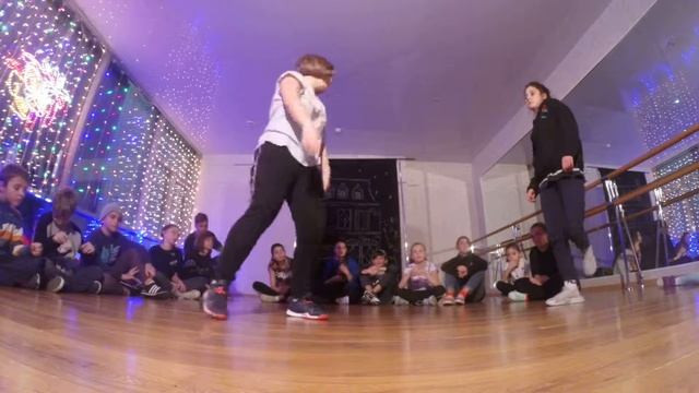 Hip hop advanced | 1 круг Настя vs Ира | Новый год в Double Dance смотреть онлайн