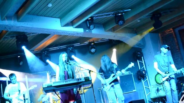 TomaGO4e - "Не надо слов" Мумий Тролль бар 10.05.2015 смотреть онлайн