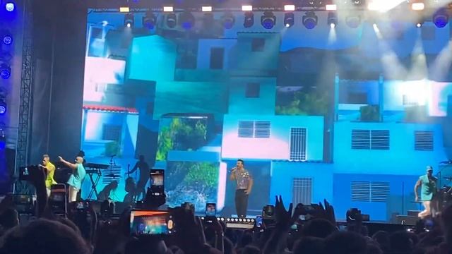 LUIS Fonsi - Despacito Moment integral la Craiova смотреть онлайн