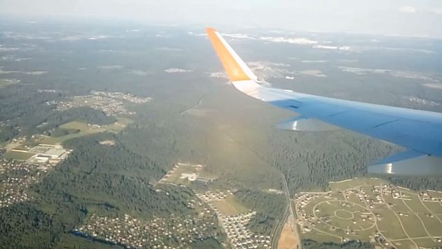 А 320 Симферополь - Москва очень красиво. ( встречный самолет взлет)