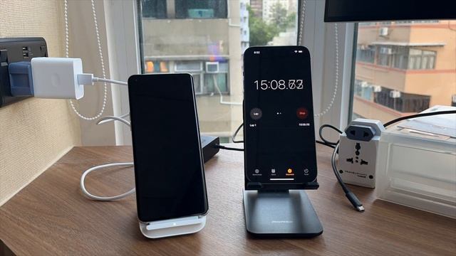 Testing OPPO's super fast wireless charger and mini 50W charger смотреть онлайн