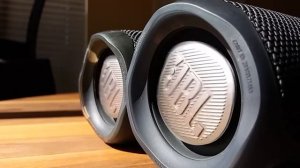 2x JBL Flip 5 Bass Test 100% Volume [ Perfect Focus ]