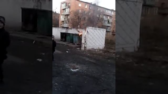 Пожар в мусорном баке. Спасск-Дальний. 9.04.2017. смотреть онлайн