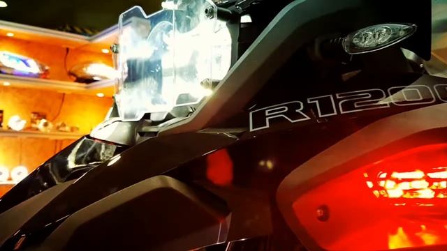 BMW GS 1200 ติดตั้ง Security Light และ ไฟสปอตไลท์ C Shape LED смотреть онлайн