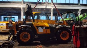 Съем стрелы с погрузчика JCB 531-70