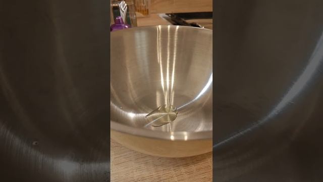 Сосиски в тесте из самого воздушного теста🌭#булочки#сосискивтесте#завтрак#готовимвкусносдетьми#сдоб смотреть онлайн