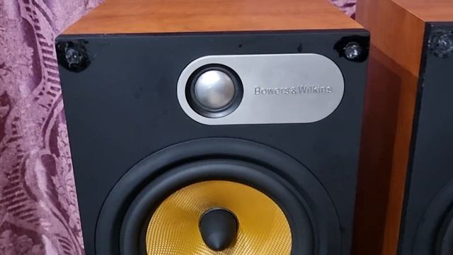 Bowers & Wilkins 685