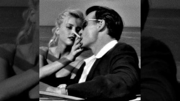 𝘭𝘢𝘯𝘢 𝘥𝘦𝘭 𝘳𝘦𝘺 // 𝘸𝘩𝘪𝘵𝘦 𝘮𝘶𝘴𝘵𝘢𝘯𝘨 (𝘴𝘭𝘰𝘸𝘦𝘥)