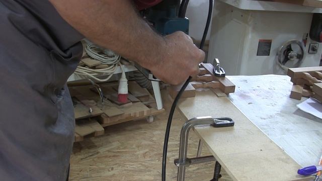 Подставка под цветы из древесины. Wooden plant stand. смотреть онлайн